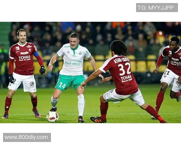 赫拉克勒斯与福图纳锡塔德的精彩对决揭示足球战术与团队精神的较量